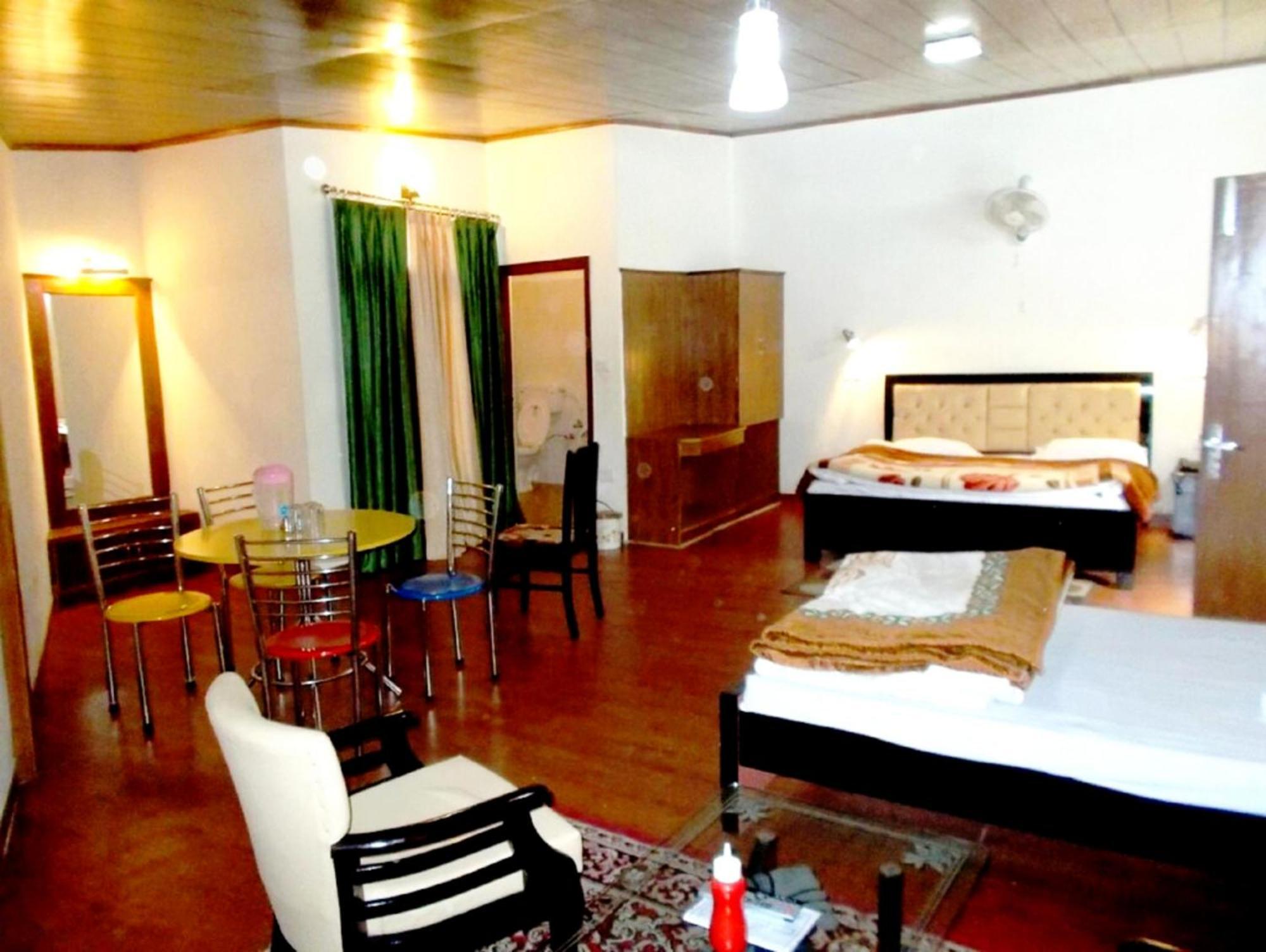 Goroomgo Moon Nainital Near Naini Lake - Parking & Lift Facilities -Hygiene And Spacious Room - Best Seller Exterior photo